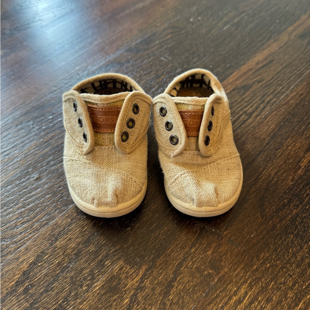TOMS Beige Baby Walker Shoes